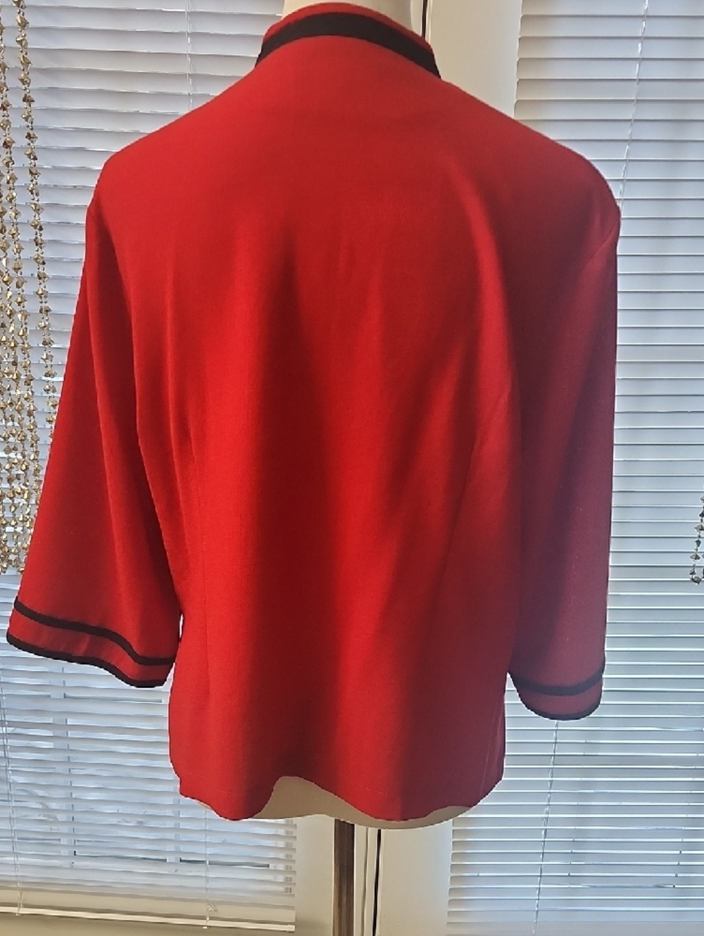 Red Mandarin Collar Jacket - Picture 3 of 6